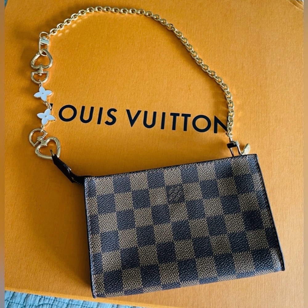 Louis Vuitton Damier Ebene pouch